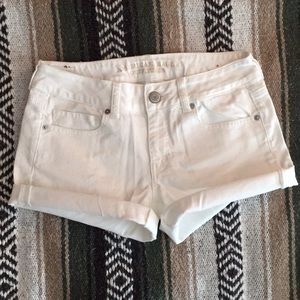White American Eagle shorts